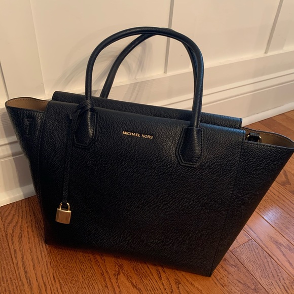 black structured tote bag